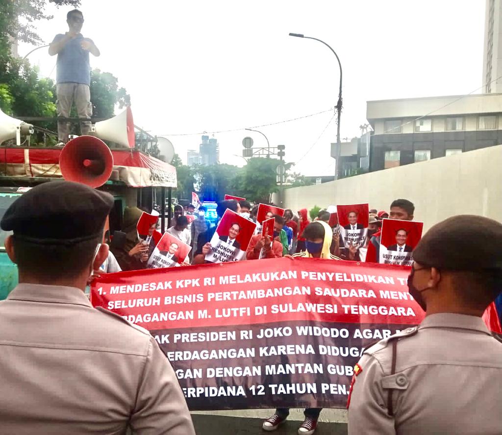 ketgam : Ratusan Massa Aksi Saat Mendatangi Gedung KPK RI